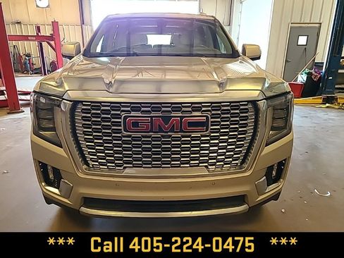 Used 2021 GMC Yukon Denali w/ Denali Premium Package AWD/4WD image 18