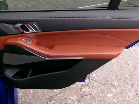 Used 2024 BMW X7 M60i w/ Executive Package image 10