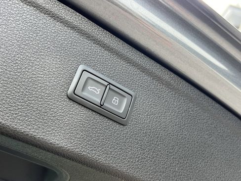 Used 2020 Audi Q5 2.0T Premium w/ Convenience Package image 22