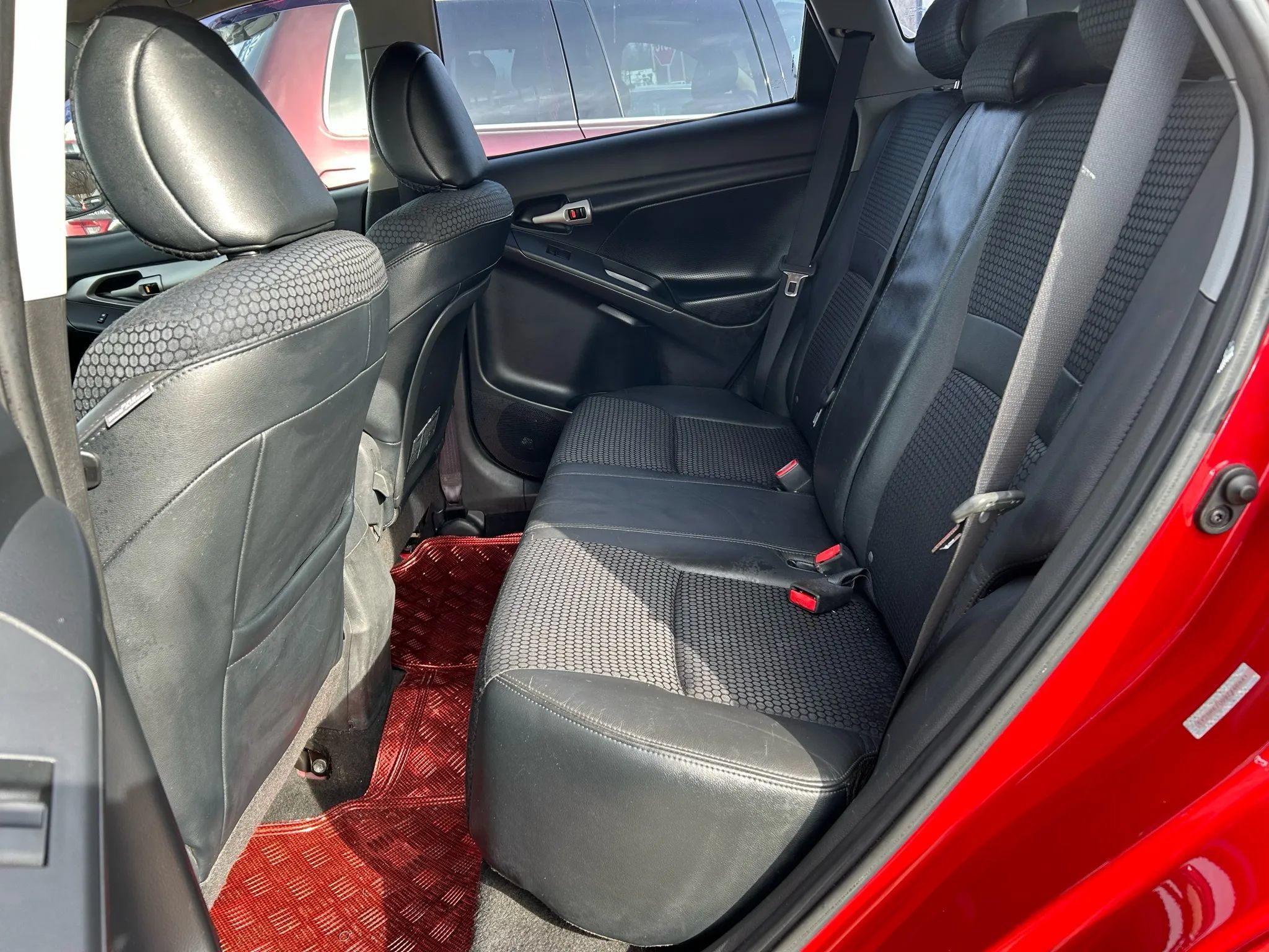 Used 2009 Pontiac Vibe GT FWD image 5