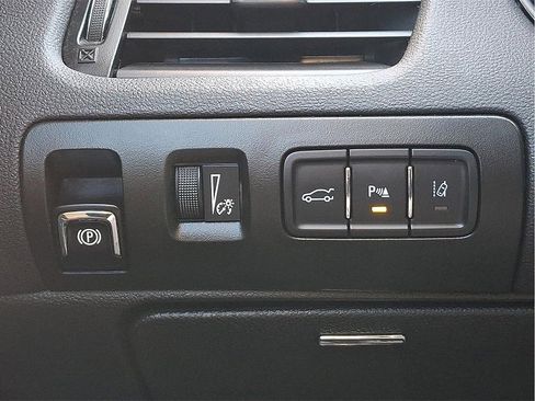 Used 2017 Chevrolet Impala Premier w/ Enhanced Convenience Package image 25