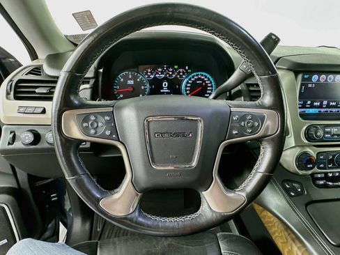 Used 2019 GMC Yukon Denali w/ Denali Ultimate Package AWD/4WD image 12