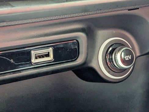 Used 2022 Alfa Romeo Giulia Veloce image 23