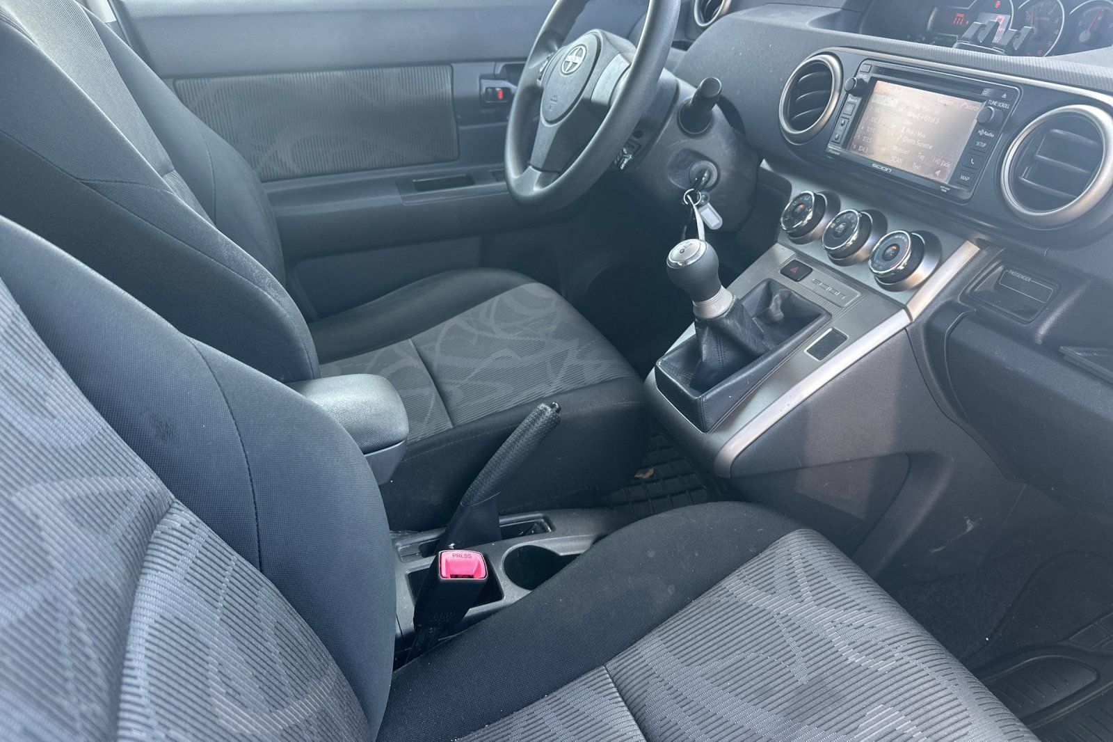 Used 2015 Scion xB FWD image 20