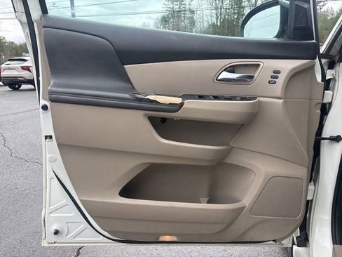 Used 2015 Honda Odyssey Touring Elite image 42