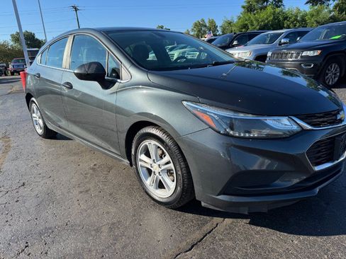 Used 2017 Chevrolet Cruze LT w/ Convenience Package FWD image 12