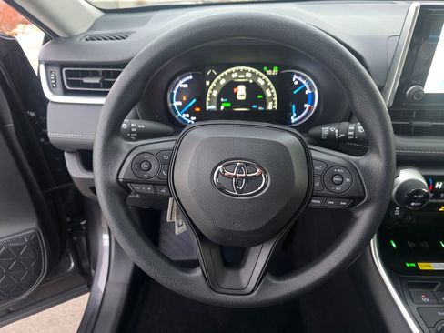 Used 2025 Toyota RAV4 XLE image 10