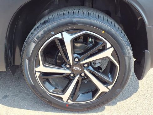 Used 2021 Chevrolet TrailBlazer RS w/ Sun and Liftgate Package image 9