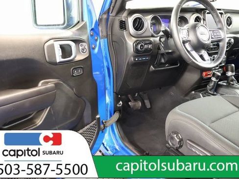 Used 2022 Jeep Wrangler Unlimited Rubicon 4xe w/ Cold Weather Group AWD/4WD image 10