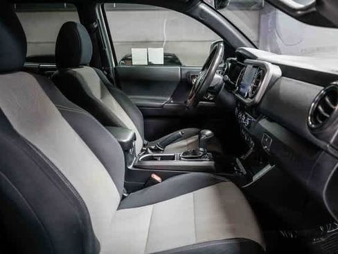 Certified 2020 Toyota Tacoma TRD Sport w/ Technology Package image 16