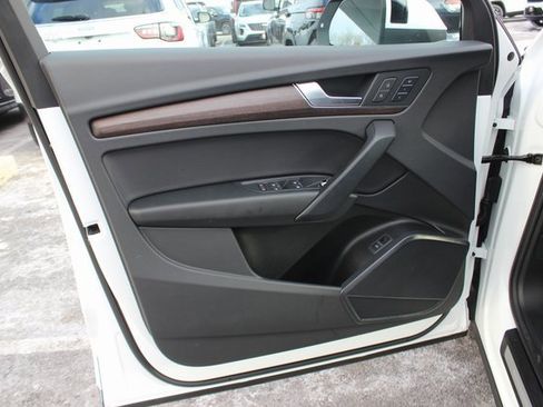 Used 2023 Audi Q5 2.0T Premium image 19