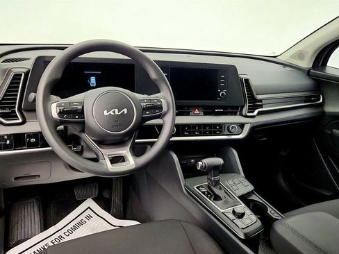 Used 2025 Kia Sportage LX FWD image 12