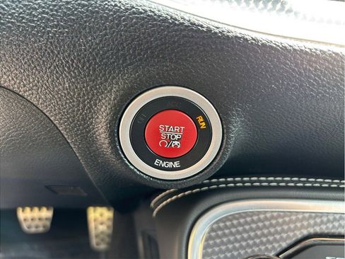 Used 2015 Dodge Challenger SRT Hellcat RWD image 29