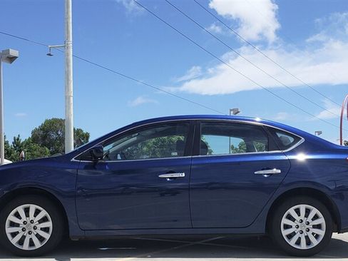 Used 2018 Nissan Sentra S FWD image 2