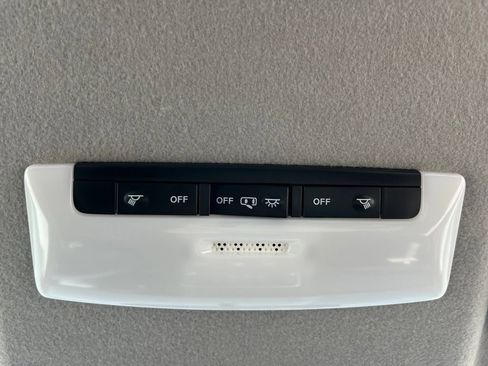 New 2025 Nissan Kicks Play S image 7