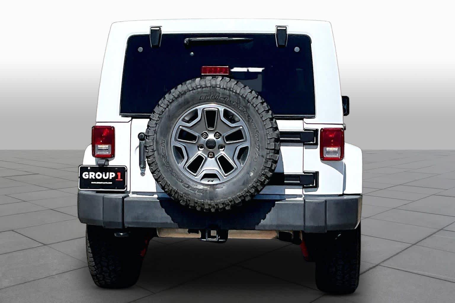 Used 2014 Jeep Wrangler Unlimited Rubicon w/ Connectivity Group AWD/4WD image 5
