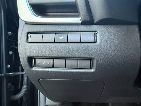 Used 2023 Nissan Rogue SV AWD/4WD image 13