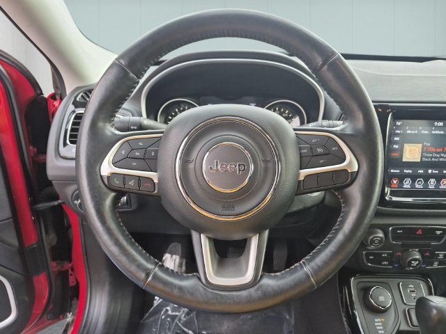 Used 2018 Jeep Compass Limited AWD/4WD image 18