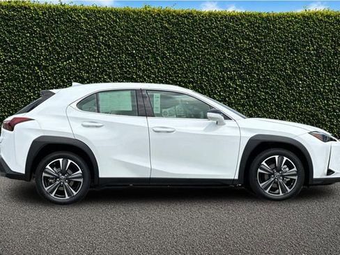 New 2026 Lexus UX 300h FWD image 4