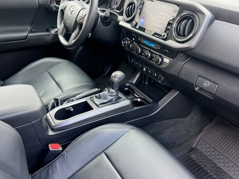 Used 2023 Toyota Tacoma TRD Off-Road w/ TRD Premium Off Road Package image 15