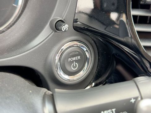 Used 2018 Mitsubishi Outlander SEL image 24