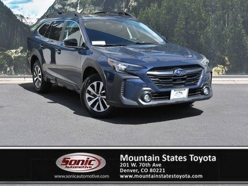 Used 2025 Subaru Outback Premium AWD/4WD image 1