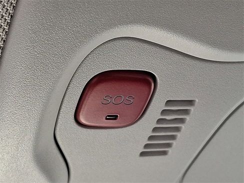 Used 2021 Jeep Renegade Limited image 25