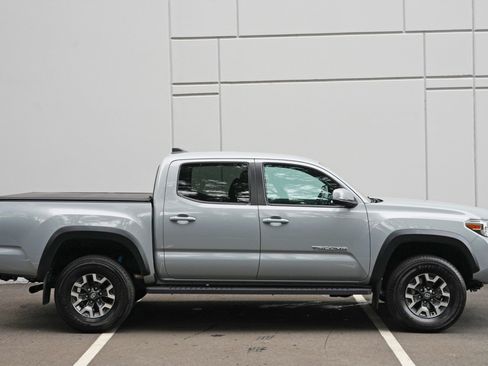 Used 2021 Toyota Tacoma TRD Off-Road AWD/4WD image 48