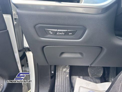 Used 2025 BMW X5 xDrive50e AWD/4WD image 28