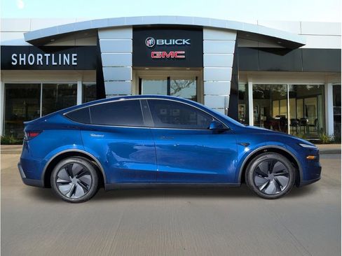 Used 2026 Tesla Model Y Long Range RWD image 2