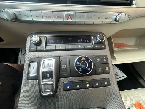 Used 2020 Hyundai Palisade Limited w/ Winter Weather Package AWD/4WD image 15