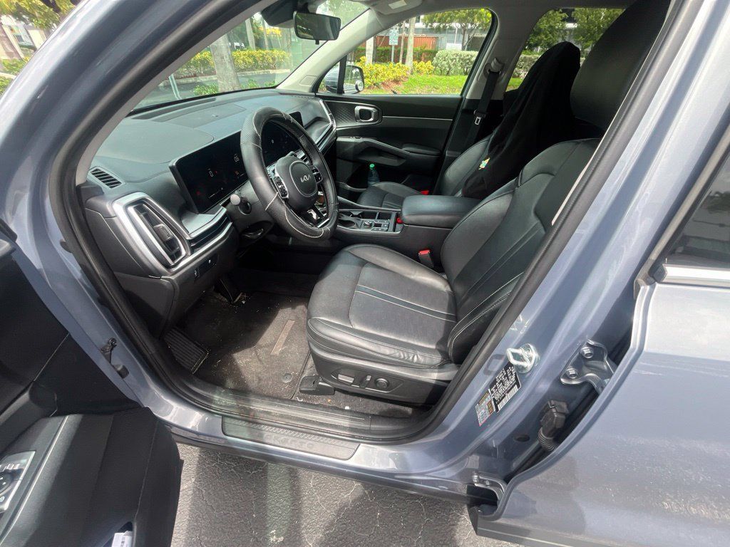 Used 2024 Kia Sorento S FWD image 11