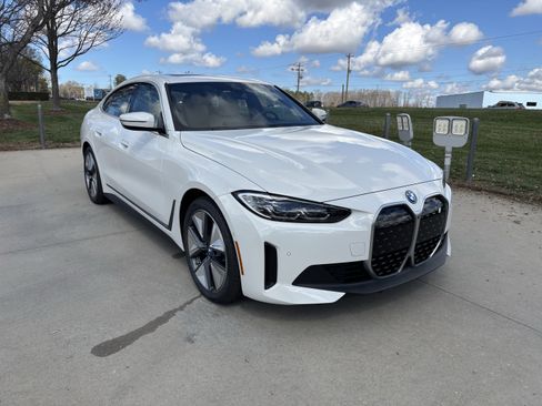 Certified 2023 BMW i4 eDrive35 w/ Premium Package image 2