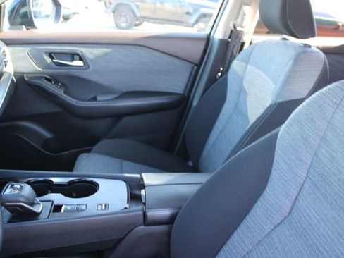 Used 2023 Nissan Rogue SV image 25