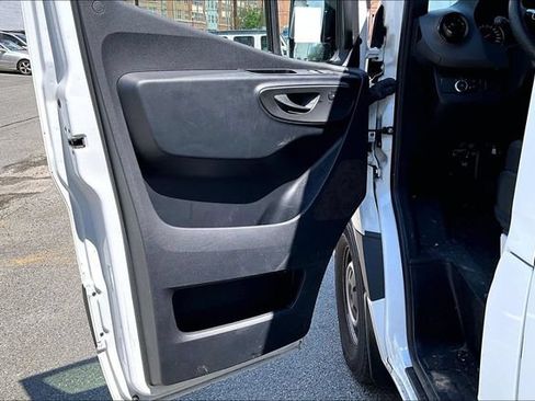 Used 2025 Mercedes-Benz Sprinter 2500 image 12
