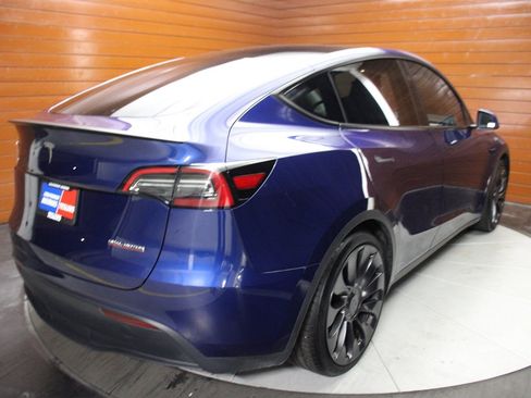 Used 2024 Tesla Model Y Performance AWD/4WD image 5