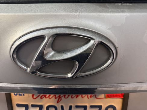 Used 2017 Hyundai Santa Fe SE w/ SE Ultimate Tech Package 03 image 12