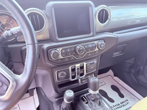 Used 2022 Jeep Wrangler Unlimited Sahara w/ LED Lighting Group image 11