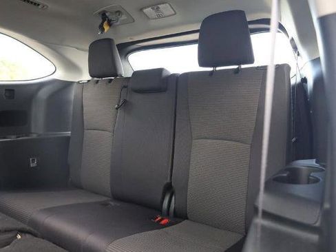 Used 2025 Toyota Highlander LE FWD image 26