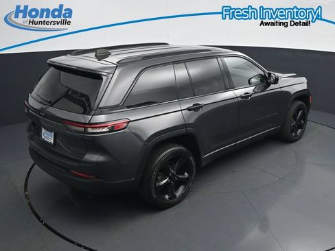 Used 2023 Jeep Grand Cherokee Altitude AWD/4WD image 27
