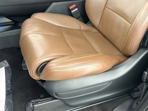 Used 2024 Lincoln Navigator Reserve image 19