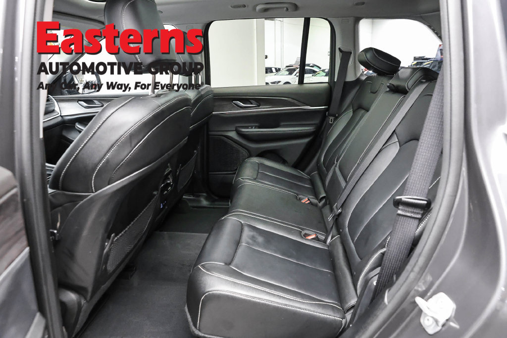 Used 2023 Jeep Grand Cherokee Limited AWD/4WD image 24