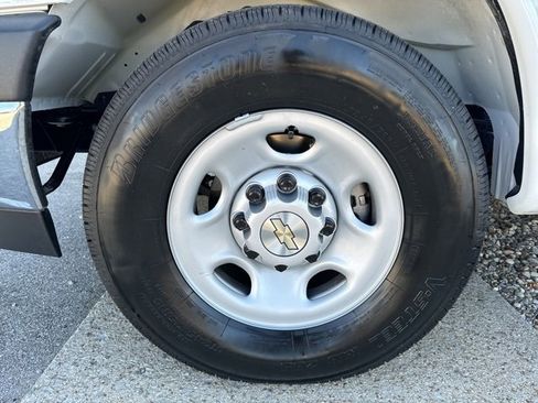 New 2024 Chevrolet Express 3500 w/ Power Convenience Package image 30