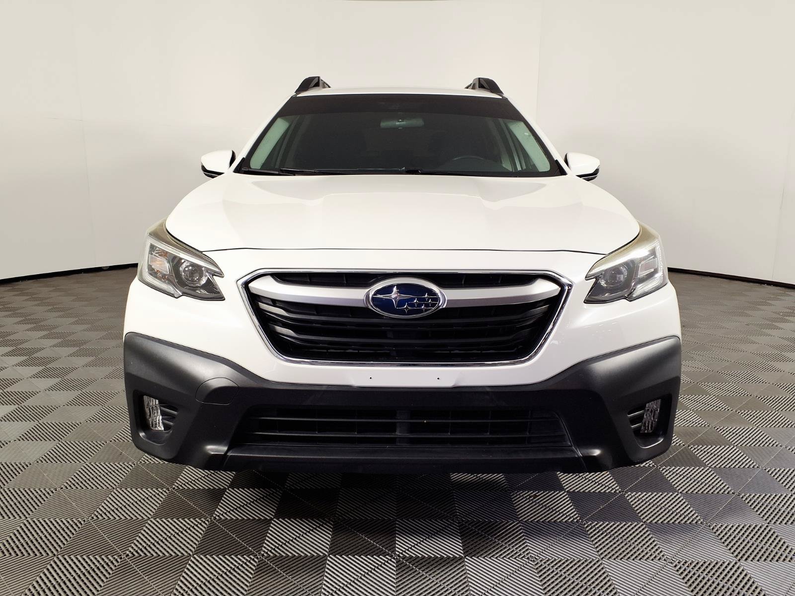 Used 2021 Subaru Outback Premium AWD/4WD image 2