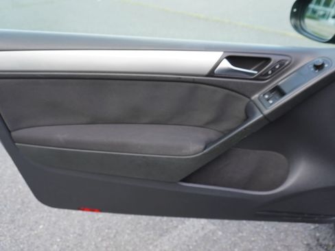 Used 2011 Volkswagen Golf 2-Door FWD image 19
