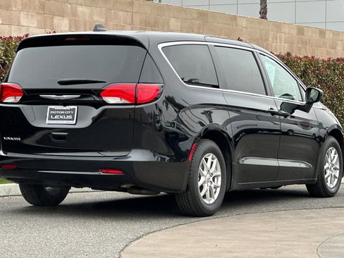 Used 2024 Chrysler Voyager LX image 4