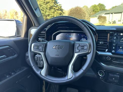 Used 2024 Chevrolet Silverado 1500 LT Trail Boss w/ Convenience Package II image 28