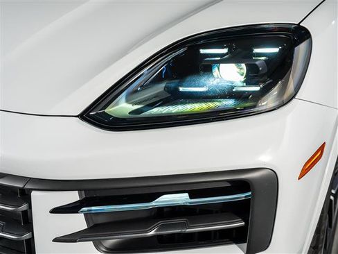 Certified 2026 Porsche Cayenne E-Hybrid AWD/4WD image 12