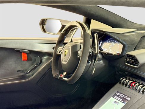 Used 2023 Lamborghini Huracan STO RWD image 35