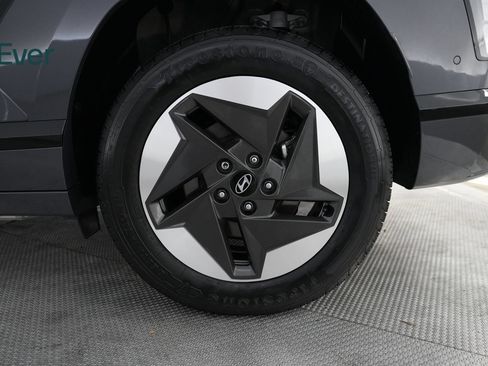 Used 2024 Hyundai Kona Limited FWD image 9